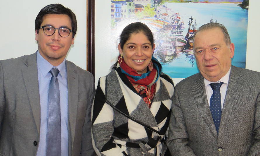 Berger (RN) se reunió con nueva directora subrogante del Registro Civil en Los Ríos 