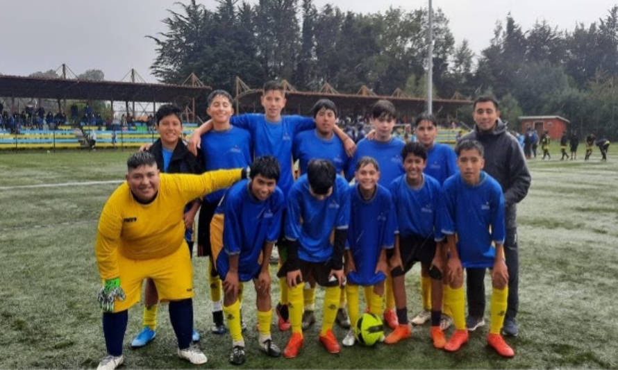 Club Deportivo Escuela Olegario Morales Oliva se coronó campeón en Puyehue