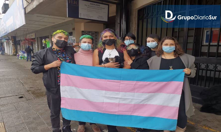 Mujer trans inscribe su nombre y cambio de sexo en Valdivia