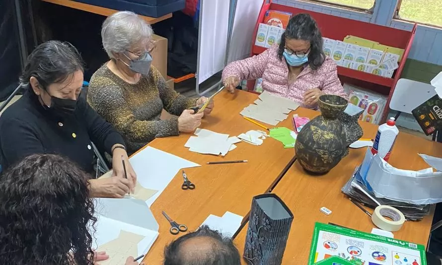 Niebla: comienza taller de manualidades a personas en situación de discapacidad