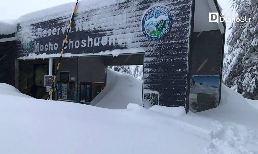 Reserva Nacional Mocho Choshuenco cerró por intensas nevazones