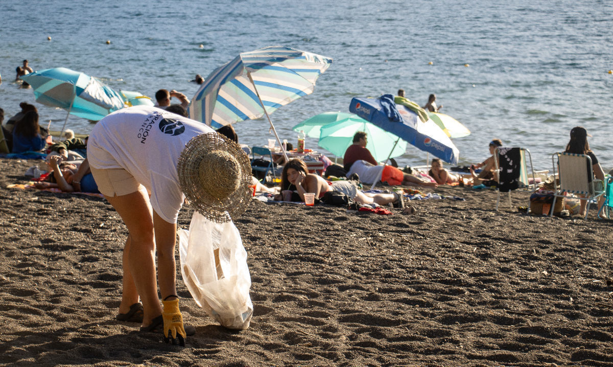 Voluntarios retiraron 79 kilos de basura de las playas de Riñinahue