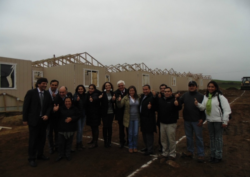 Autoridades visitaron avances en la construcción de viviendas en Futrono