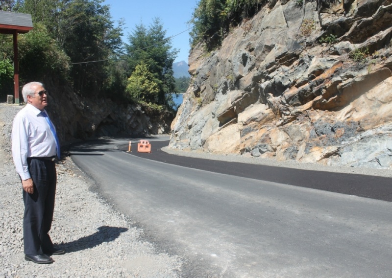 Conectividad Ruta Interlagos: Gobernador Gallardo constató los avances de la ruta “Lago Ranco - Calcurrupe”