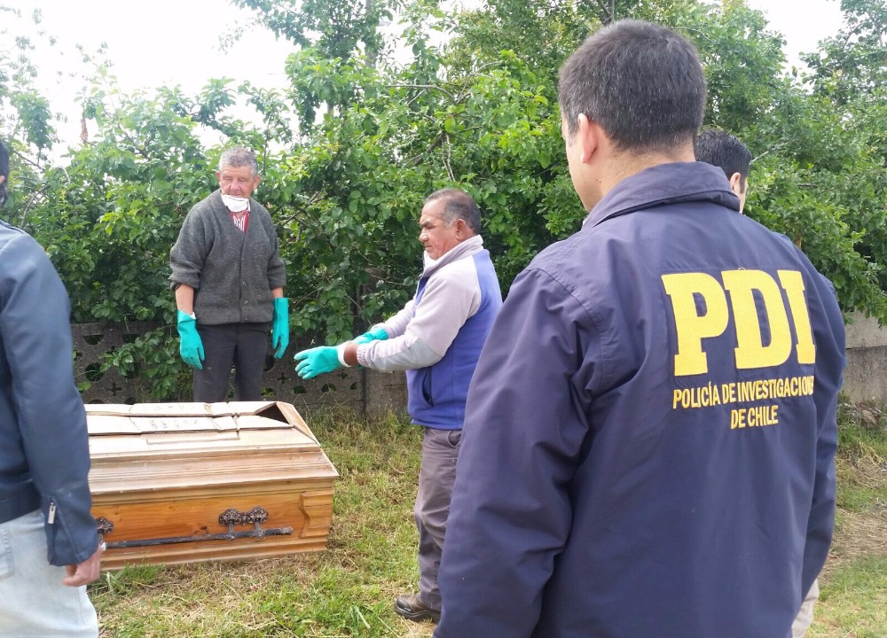 PDI participa en exhumación del cuerpo de obrero agrícola fallecido en Río Bueno