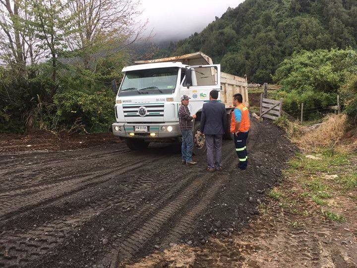 Alcalde de Lago Ranco se refirió a mal estado de caminos en Pitriuco